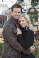 Watch Holidaze Zoechip