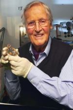 Watch The Incredible Story of Marie Antoinette\'s Watch... With Nicholas Parsons Zoechip