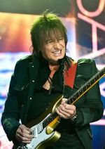 Watch Guitar Legends for Heroes Zoechip