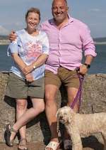 Watch Wynne & Joanna: All at Sea Zoechip